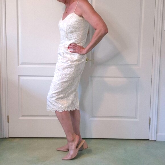 Vintage White Lace Dress with/without straps - Picture 2 of 13